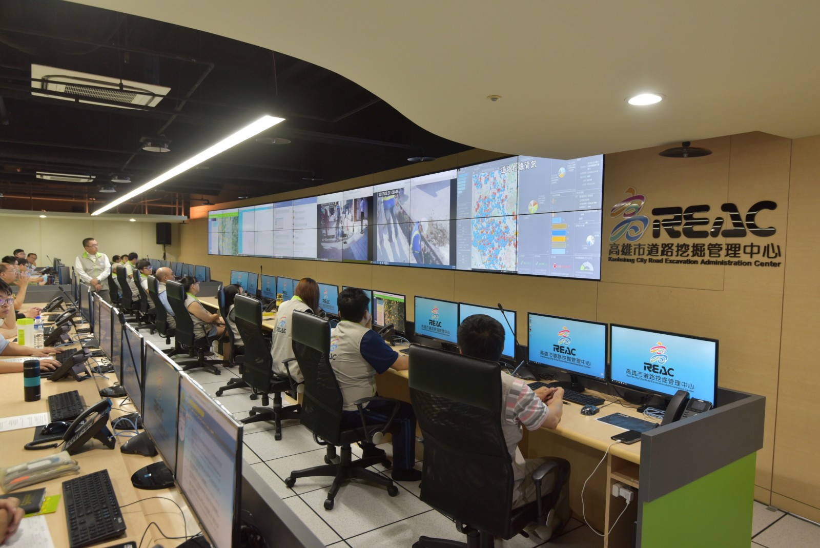 高雄巿挖管中心.JPG