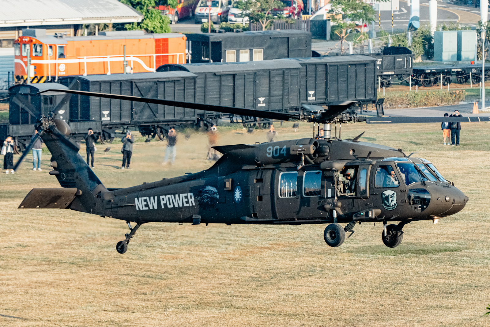 黑鷹直升機「參戰」!駁二動漫祭15週年開展千團齊聚