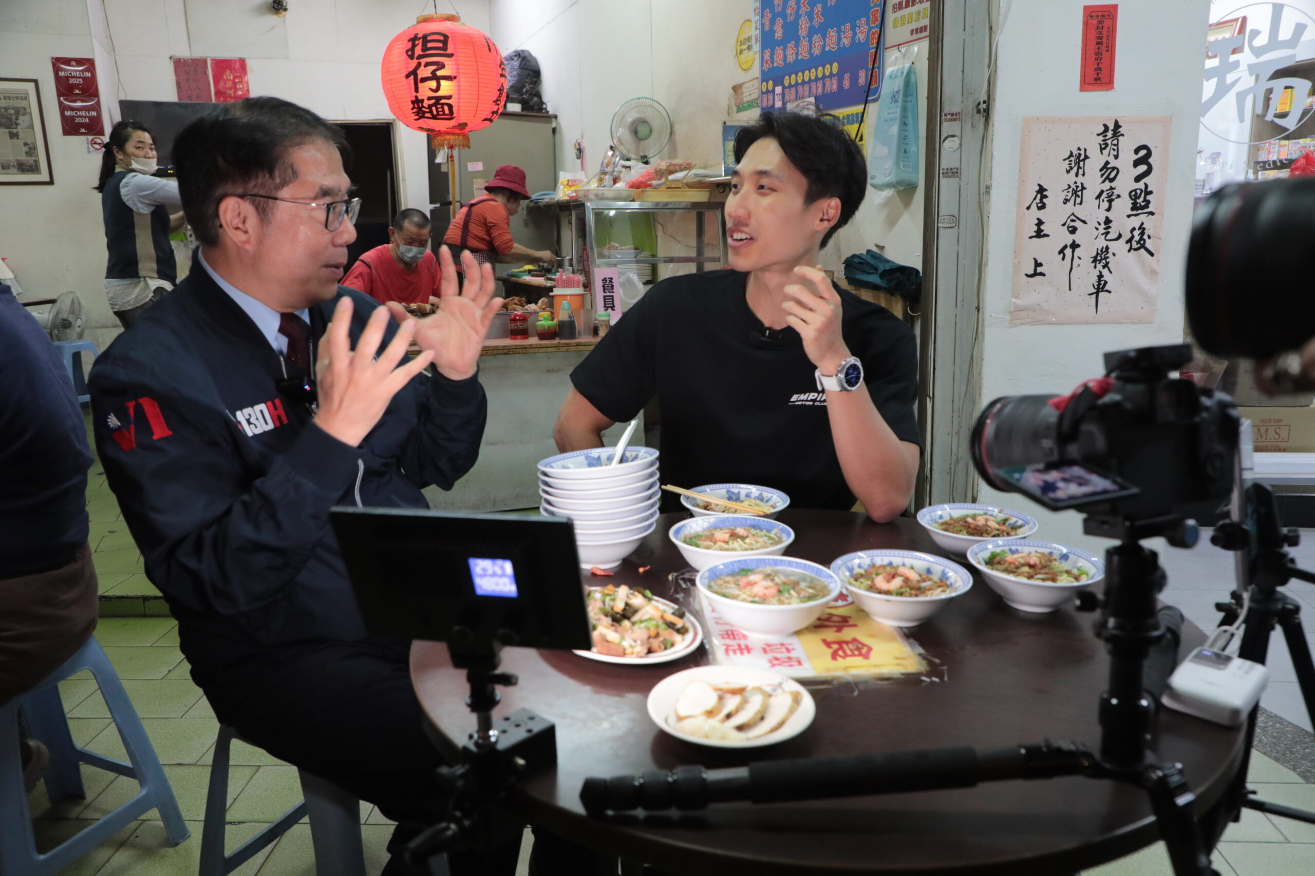 一次吃下30碗!新加坡大胃王朝聖米其林必比登擔仔麵