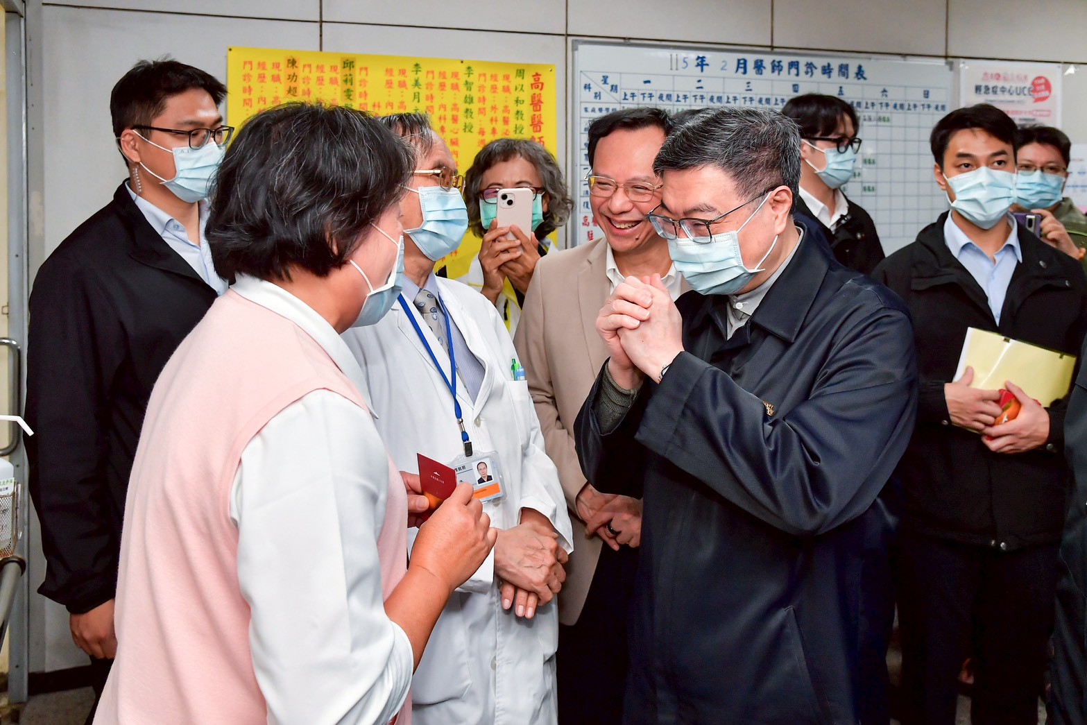 卓榮泰視察高雄輕急症中心 強化春節醫療分流與醫護補貼