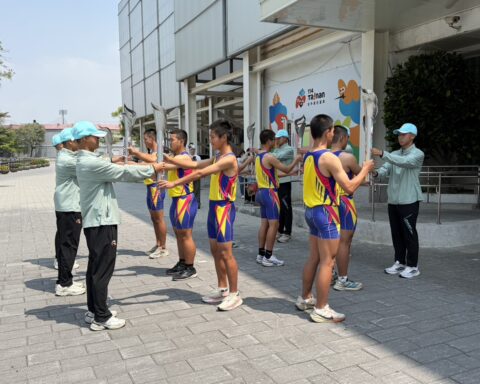 台南小將準備好了！全中運聖火交接 金城國中領銜再戰嘉義