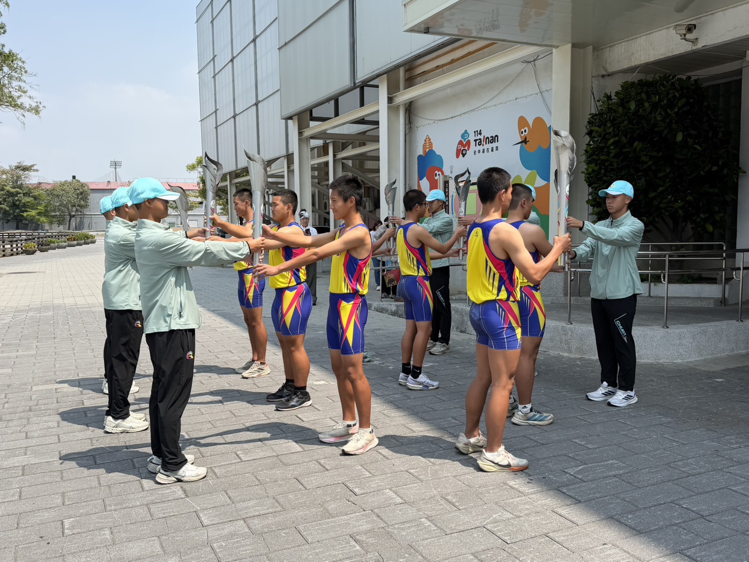 台南小將準備好了！全中運聖火交接 金城國中領銜再戰嘉義