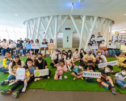 美國250巡迴展開展 高市圖美國英雄主題書展接力開跑