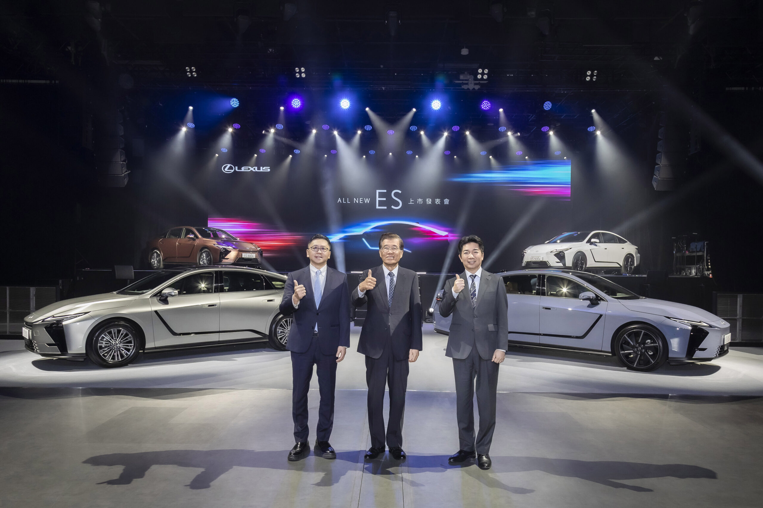 不只豪華舒適！全新Lexus ES霸氣登場 五米旗艦操控也出色